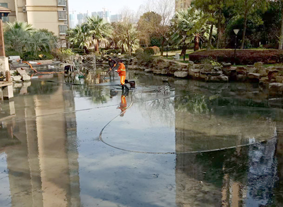 黔江景观池淤泥清理